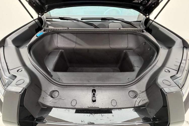 Used Formula Leopard Titanium 3 2025 501 km All-Wheel Drive Intelligent Driving Max Edition Engine Bay