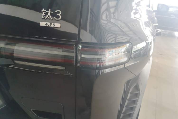 Used Formula Leopard Titanium 3 2025 501 km All-Wheel Drive Intelligent Driving Max Edition Exterior 3