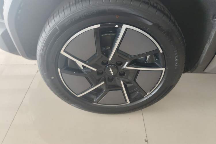 Used Formula Leopard Titanium 3 2025 501 km All-Wheel Drive Intelligent Driving Max Edition Exterior 4
