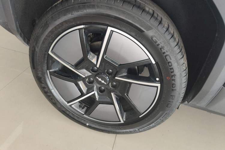 Used Formula Leopard Titanium 3 2025 501 km All-Wheel Drive Intelligent Driving Max Edition Exterior 5