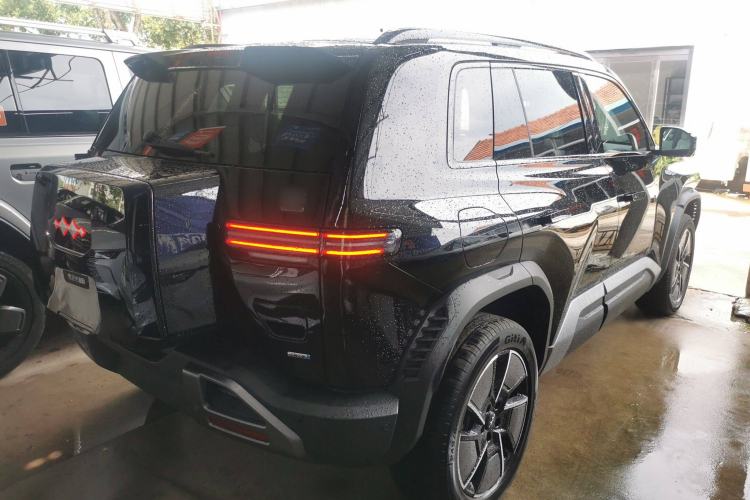 Used Formula Leopard Titanium 3 2025 501 km All-Wheel Drive Intelligent Driving Max Edition Exterior 5