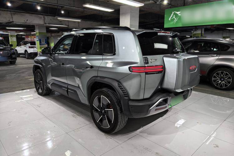 Used Formula Leopard Titanium 3 2025 501KM All-Wheel Drive Intelligent Driving Ultra Version Exterior 5