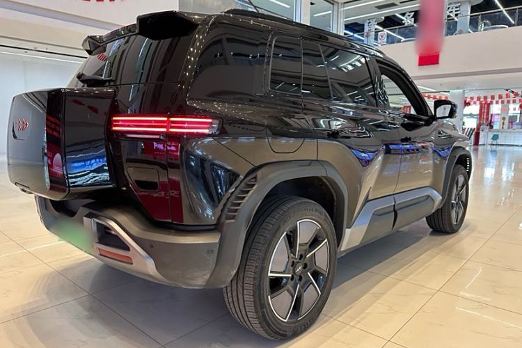 Used Formula Leopard Titanium 3 2025 501 km All-Wheel Drive Intelligent Driving Max Edition Exterior 7
