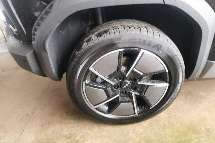 Used Formula Leopard Titanium 3 2025 501 km All-Wheel Drive Intelligent Driving Max Edition Exterior 8