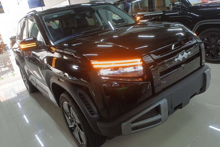 Used Formula Leopard Titanium 3 2025 501KM All-Wheel Drive Intelligent Driving Ultra Version Front Right 45 Deg
