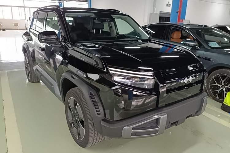Used Formula Leopard Titanium 3 2025 501KM All-Wheel Drive Intelligent Driving Ultra Version Front Right 45 Deg