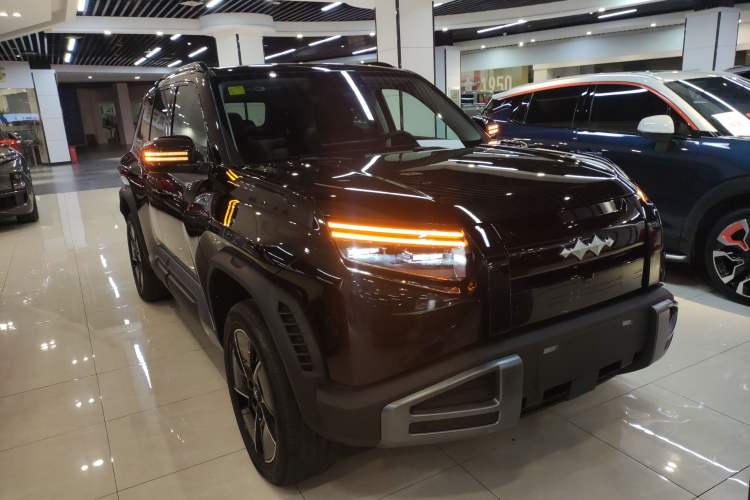Used Formula Leopard Titanium 3 2025 501 km All-Wheel Drive Intelligent Driving Max Edition Front Right 45 Deg