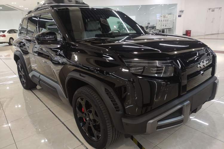 Used Formula Leopard Titanium 3 2025 501 km Four-Wheel Drive Drone Edition Front Right 45 Deg