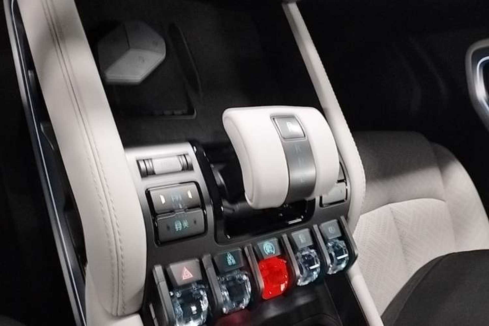 Used Formula Leopard Titanium 3 2025 501KM All-Wheel Drive Intelligent Driving Ultra Version Gear Lever