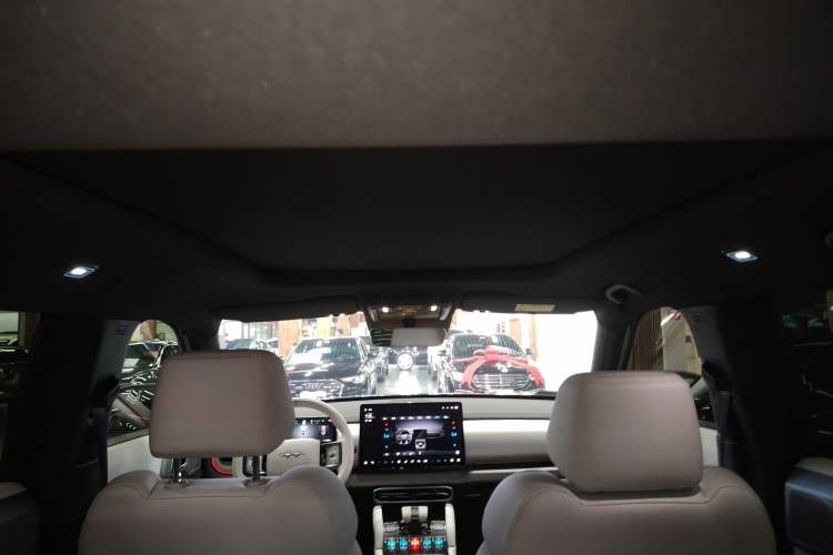 Used Formula Leopard Titanium 3 2025 501 km All-Wheel Drive Intelligent Driving Max Edition Headliner