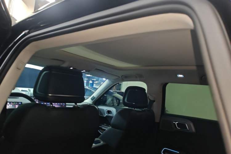 Used Formula Leopard Titanium 3 2025 501 km Four-Wheel Drive Drone Edition Headliner