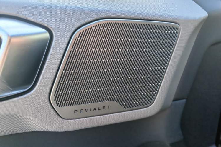 Used Formula Leopard Titanium 3 2025 501KM All-Wheel Drive Intelligent Driving Ultra Version Interior 1