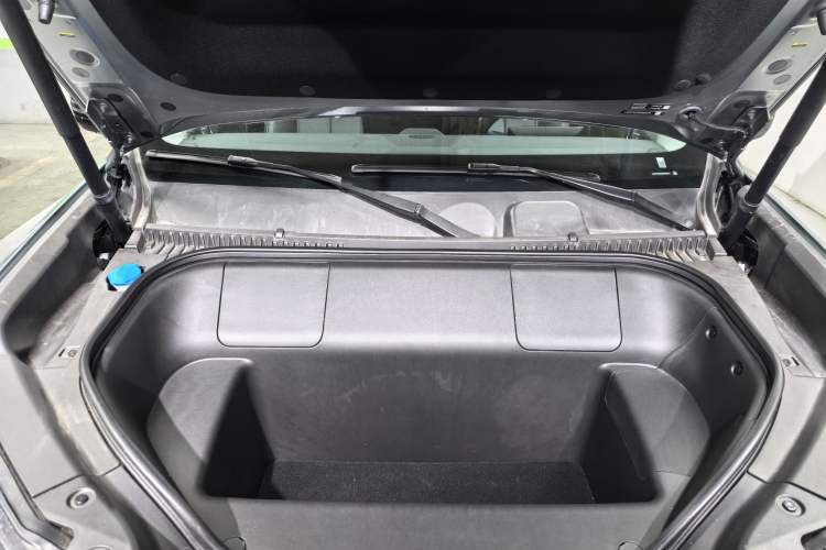 Used Formula Leopard Titanium 3 2025 501KM All-Wheel Drive Intelligent Driving Ultra Version Interior 13