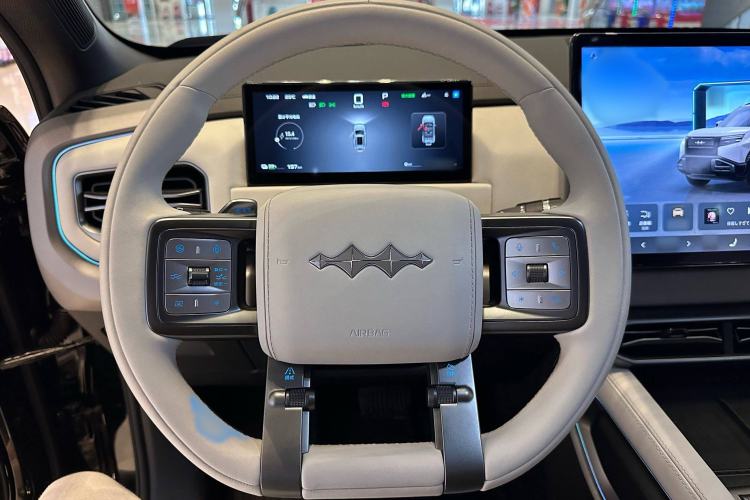 Used Formula Leopard Titanium 3 2025 501 km All-Wheel Drive Intelligent Driving Max Edition Interior 2