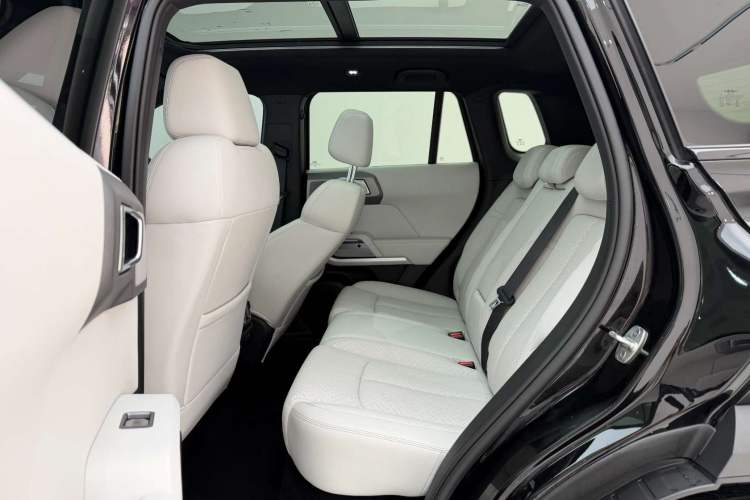Used Formula Leopard Titanium 3 2025 501 km All-Wheel Drive Intelligent Driving Max Edition Interior 2