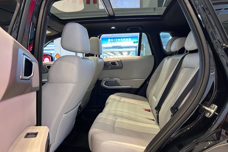 Used Formula Leopard Titanium 3 2025 501 km All-Wheel Drive Intelligent Driving Max Edition Interior 3