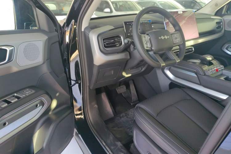 Used Formula Leopard Titanium 3 2025 501 km Range Rear-Wheel Drive Intelligent Driving Max Edition Interior 3