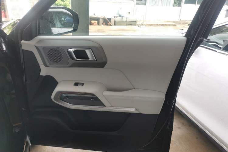 Used Formula Leopard Titanium 3 2025 501 km All-Wheel Drive Intelligent Driving Max Edition Interior 5