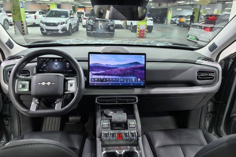 Used Formula Leopard Titanium 3 2025 501KM All-Wheel Drive Intelligent Driving Ultra Version Interior 8
