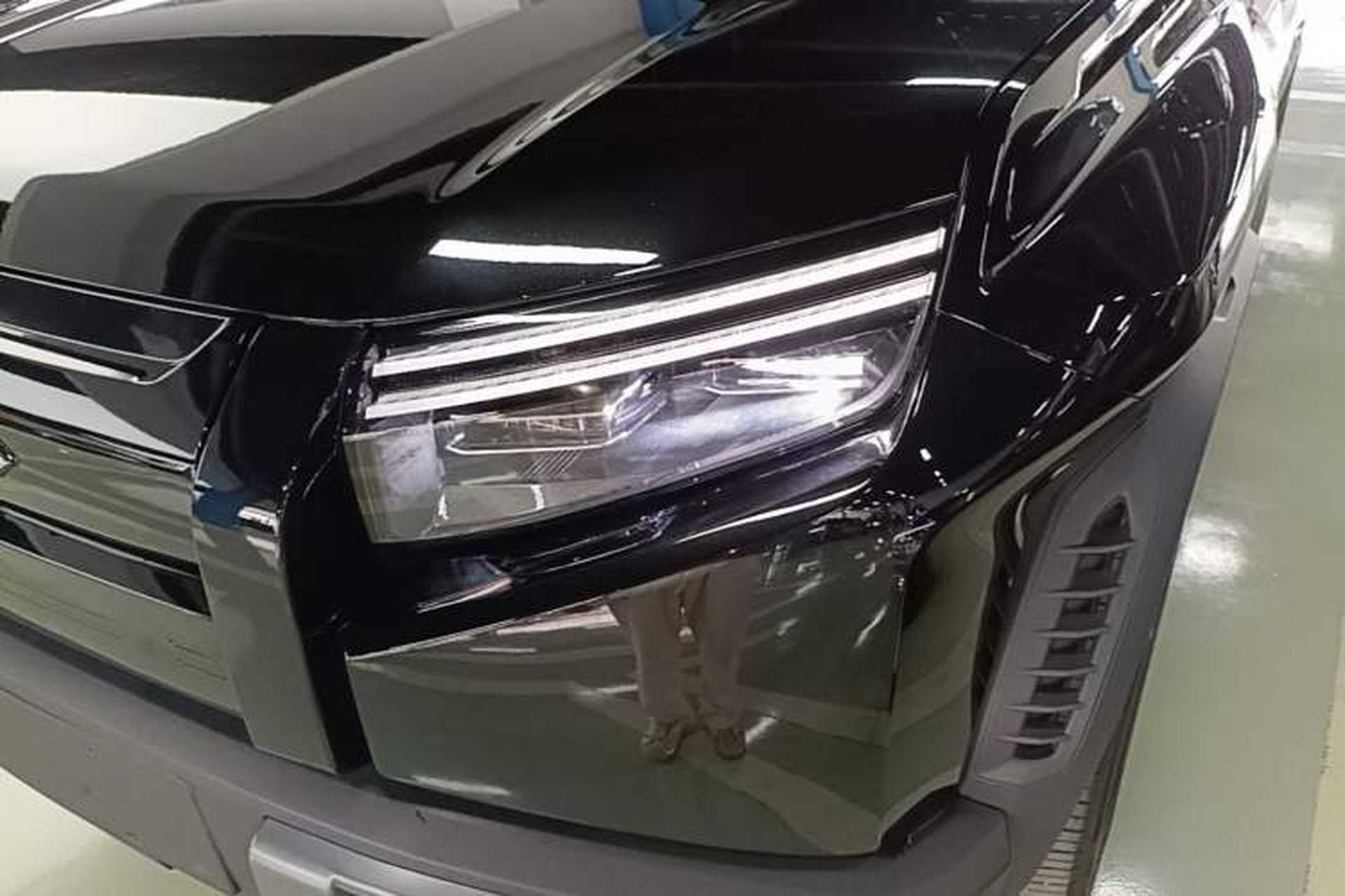 Used Formula Leopard Titanium 3 2025 501KM All-Wheel Drive Intelligent Driving Ultra Version Left Front Headlight