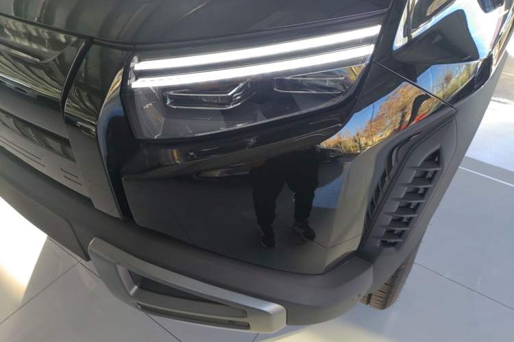 Used Formula Leopard Titanium 3 2025 501 km Range Rear-Wheel Drive Intelligent Driving Max Edition Left Front Headlight