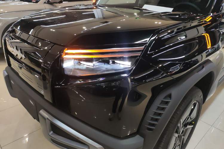 Used Formula Leopard Titanium 3 2025 501 km All-Wheel Drive Intelligent Driving Max Edition Left Front Headlight