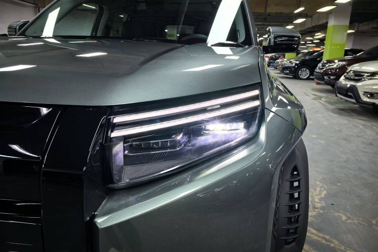 Used Formula Leopard Titanium 3 2025 501KM All-Wheel Drive Intelligent Driving Ultra Version Left Front Headlight