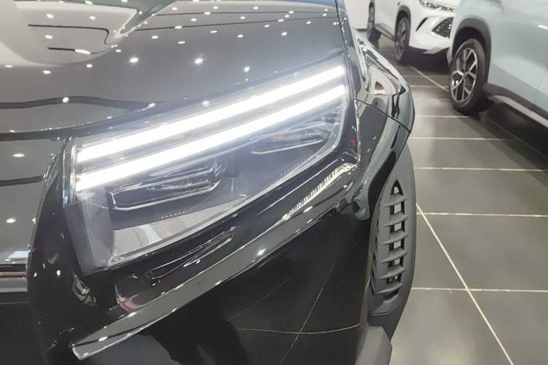 Used Formula Leopard Titanium 3 2025 501 km All-Wheel Drive Intelligent Driving Max Edition Left Front Headlight