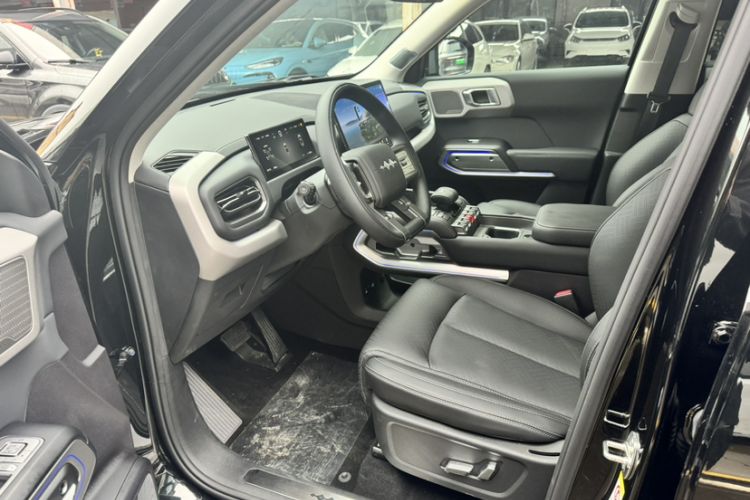Used Formula Leopard Titanium 3 2025 501KM All-Wheel Drive Intelligent Driving Ultra Version Left Front Seat
