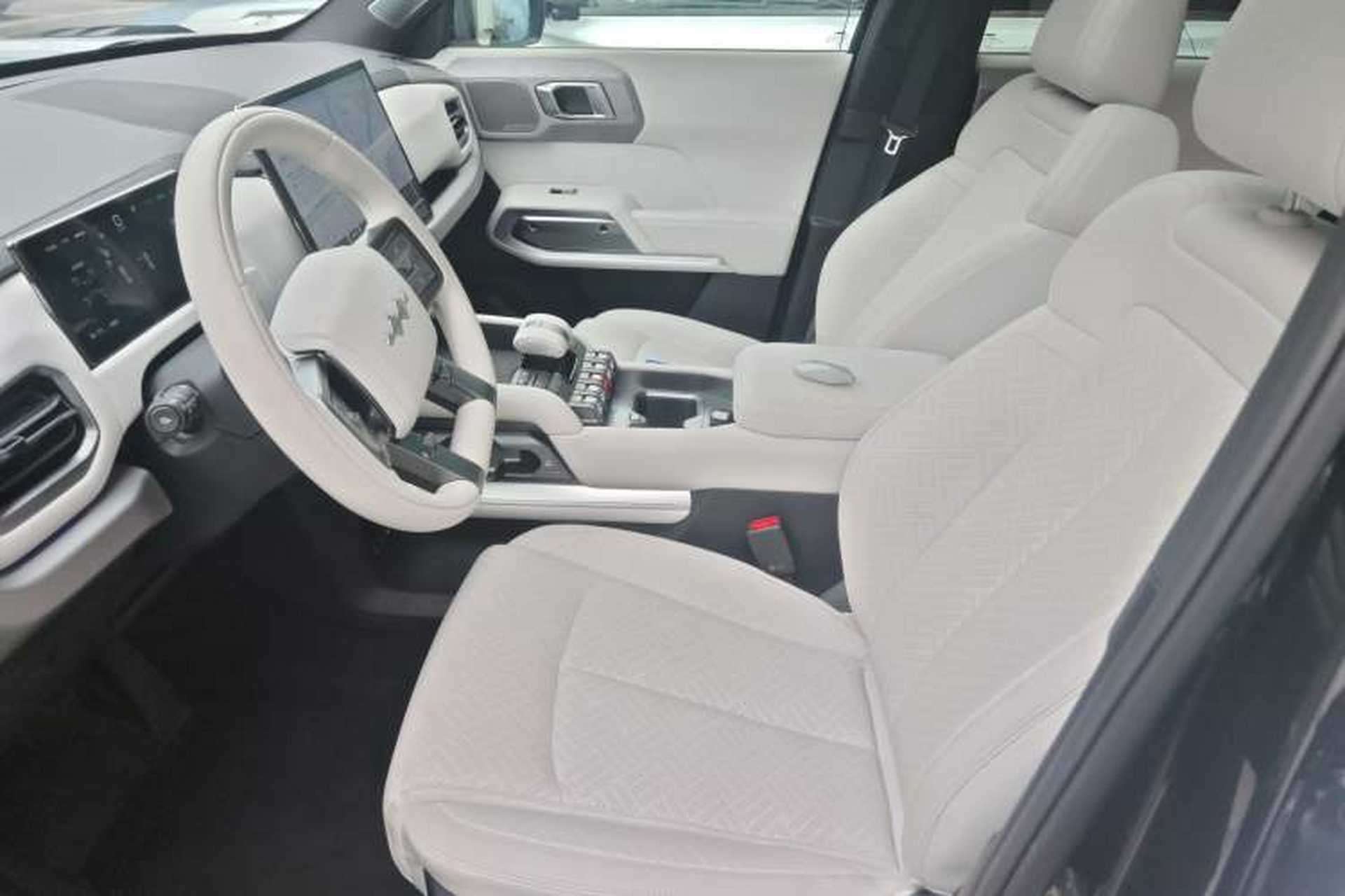 Used Formula Leopard Titanium 3 2025 501KM All-Wheel Drive Intelligent Driving Ultra Version Left Front Seat