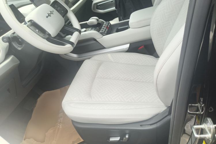 Used Formula Leopard Titanium 3 2025 501 km Range Rear-Wheel Drive Intelligent Driving Max Edition Left Front Seat
