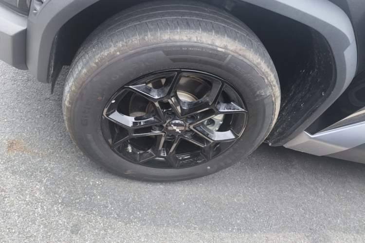 Used Formula Leopard Titanium 3 2025 501 km Range Rear-Wheel Drive Intelligent Driving Max Edition Left Front Wheel Hub