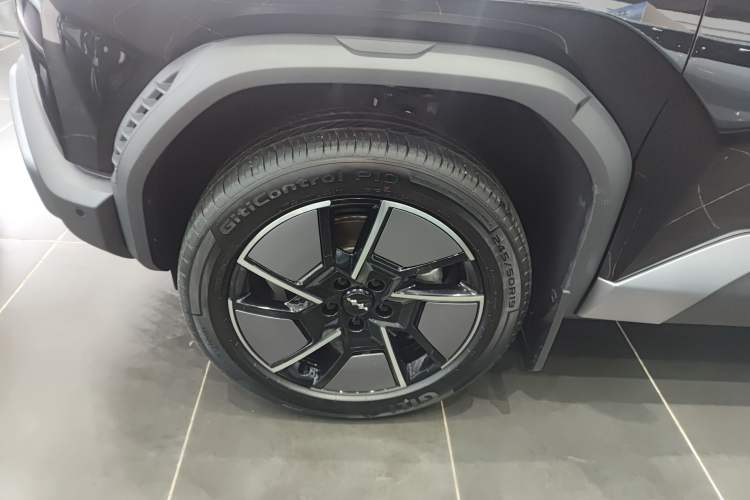 Used Formula Leopard Titanium 3 2025 501 km All-Wheel Drive Intelligent Driving Max Edition Left Front Wheel Hub