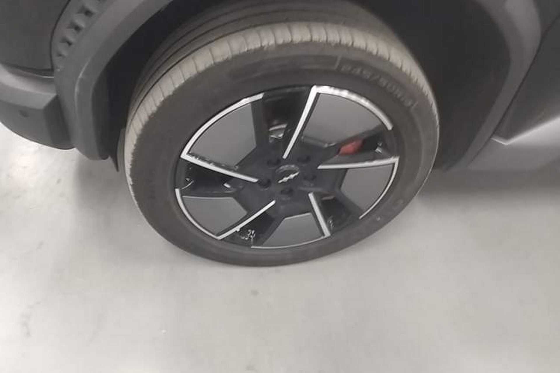 Used Formula Leopard Titanium 3 2025 501KM All-Wheel Drive Intelligent Driving Ultra Version Left Front Wheel Hub