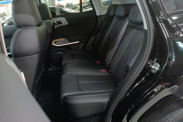 Used Formula Leopard Titanium 3 2025 501KM All-Wheel Drive Intelligent Driving Ultra Version Left Rear Seat