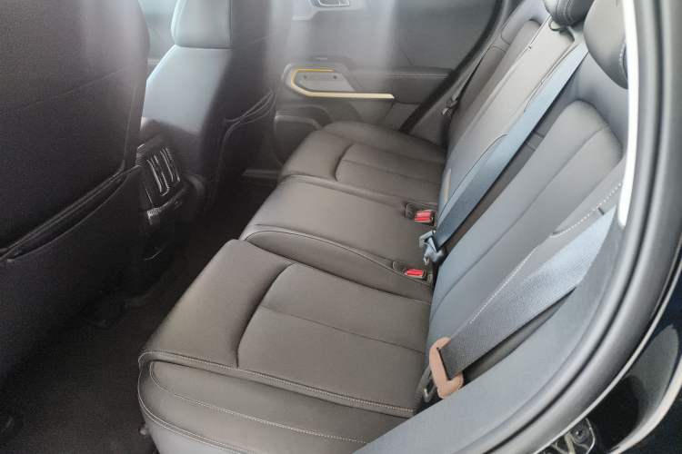 Used Formula Leopard Titanium 3 2025 501 km Range Rear-Wheel Drive Intelligent Driving Max Edition Left Rear Seat