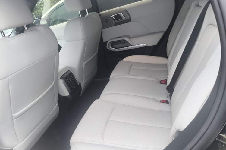 Used Formula Leopard Titanium 3 2025 501 km Range Rear-Wheel Drive Intelligent Driving Max Edition Left Rear Seat