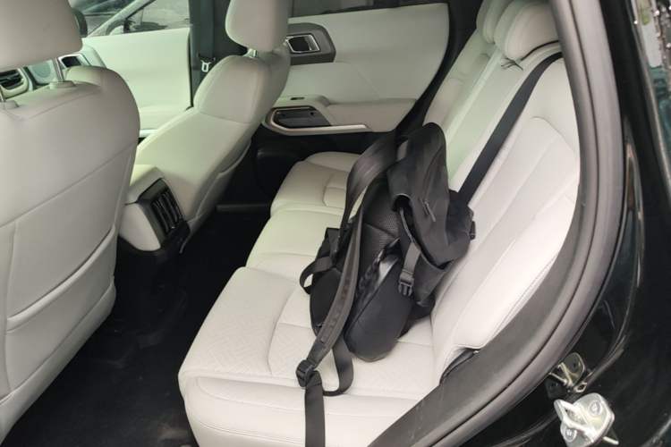 Used Formula Leopard Titanium 3 2025 501 km Range Rear-Wheel Drive Intelligent Driving Max Edition Left Rear Seat