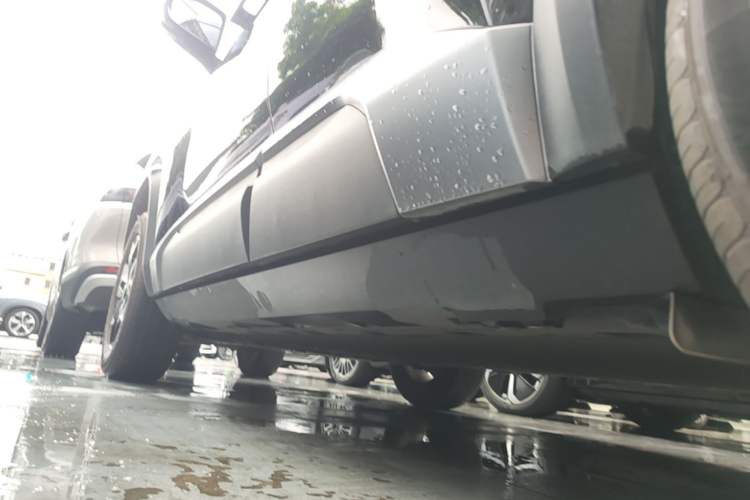 Used Formula Leopard Titanium 3 2025 501 km Range Rear-Wheel Drive Intelligent Driving Max Edition Left Side Sill