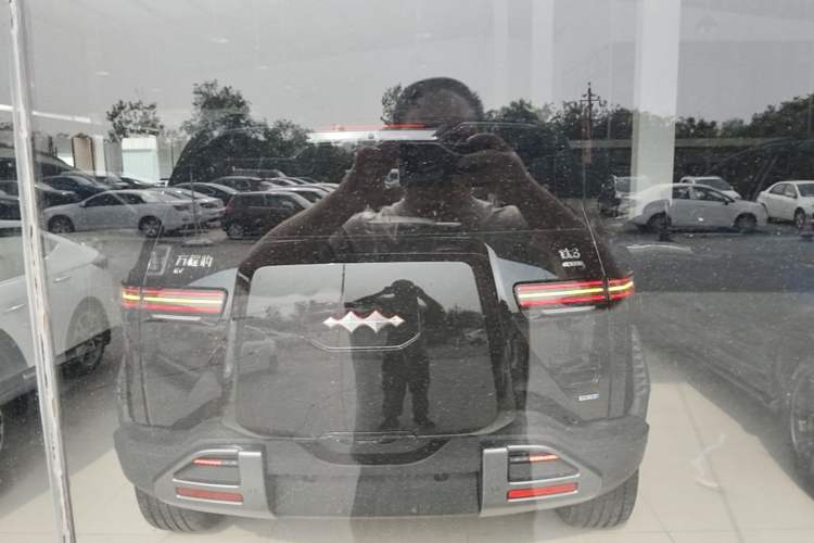 Used Formula Leopard Titanium 3 2025 501KM All-Wheel Drive Intelligent Driving Ultra Version Rear
