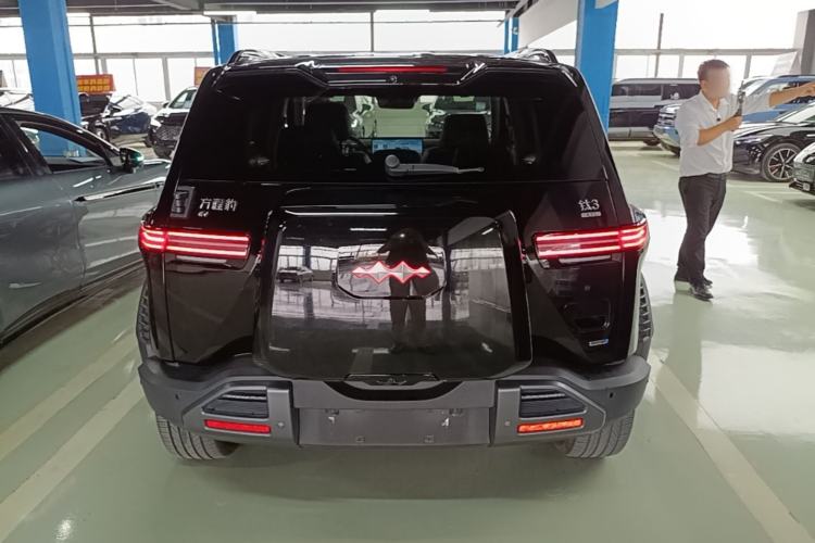 Used Formula Leopard Titanium 3 2025 501KM All-Wheel Drive Intelligent Driving Ultra Version Rear