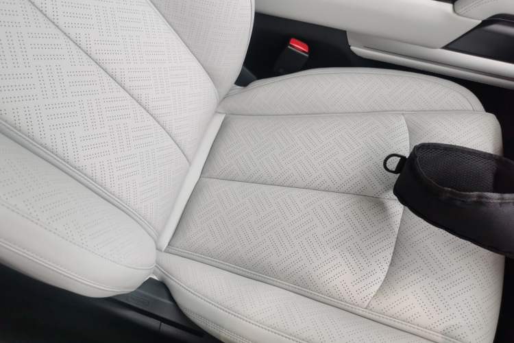 Used Formula Leopard Titanium 3 2025 501 km All-Wheel Drive Intelligent Driving Max Edition Right Front Seat