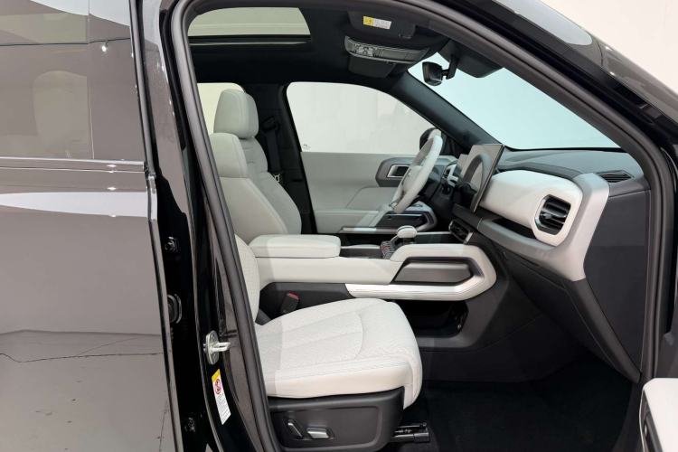 Used Formula Leopard Titanium 3 2025 501 km All-Wheel Drive Intelligent Driving Max Edition Right Front Seat