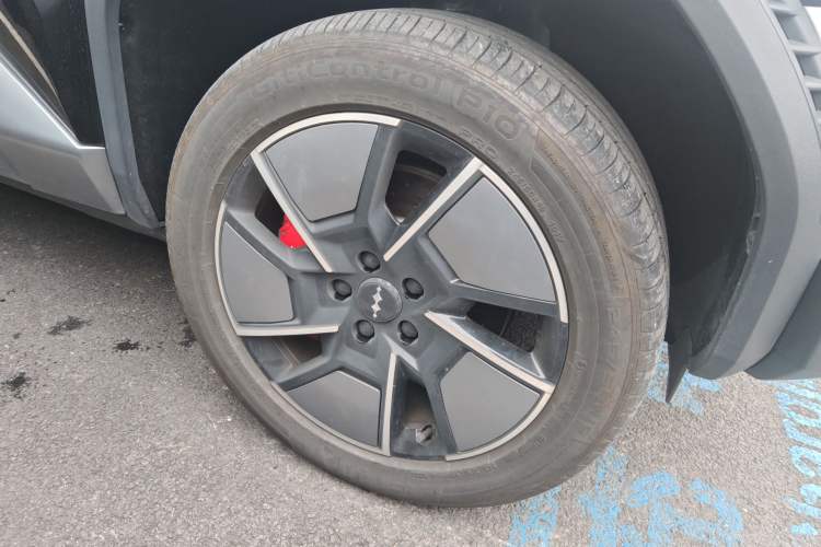 Used Formula Leopard Titanium 3 2025 501KM All-Wheel Drive Intelligent Driving Ultra Version Right Front Wheel Hub