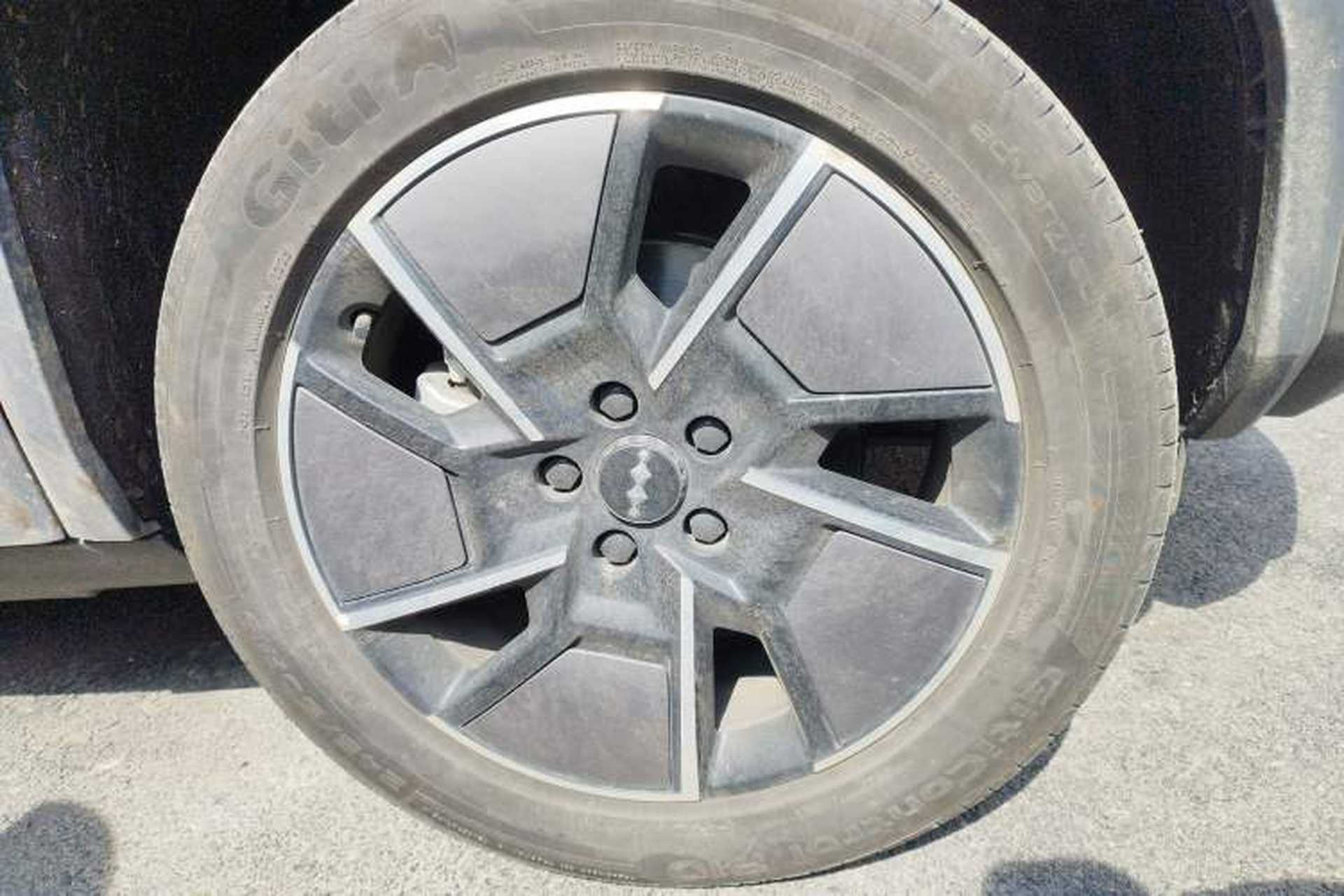 Used Formula Leopard Titanium 3 2025 501 km All-Wheel Drive Intelligent Driving Max Edition Right Front Wheel Hub