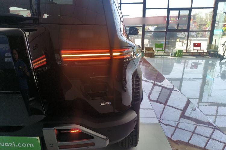 Used Formula Leopard Titanium 3 2025 501 km Range Rear-Wheel Drive Intelligent Driving Max Edition Right Rear Taillight