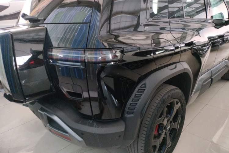 Used Formula Leopard Titanium 3 2025 501 km Four-Wheel Drive Drone Edition Right Rear Taillight