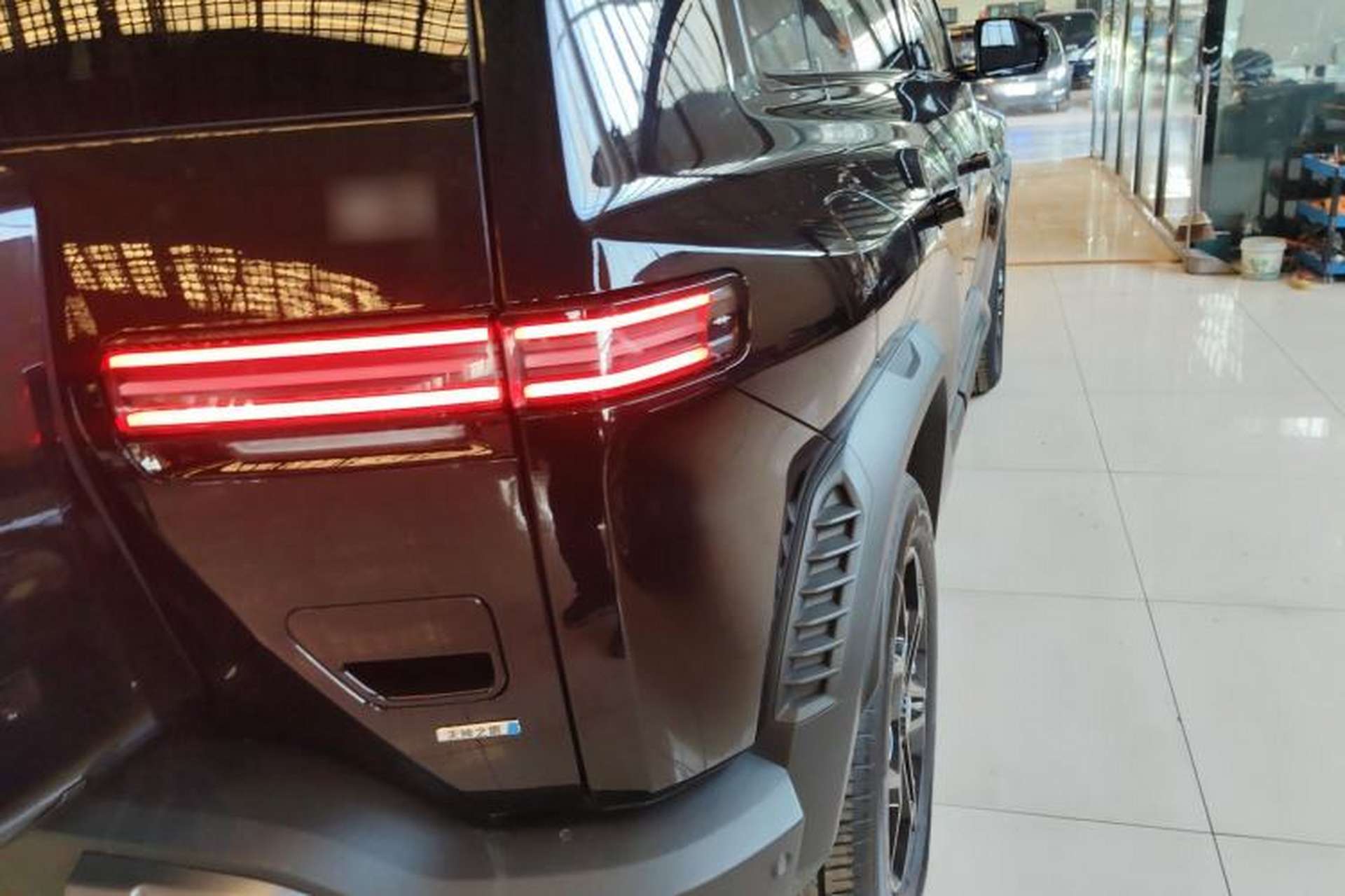 Used Formula Leopard Titanium 3 2025 501 km Range Rear-Wheel Drive Intelligent Driving Pro Version Right Rear Taillight