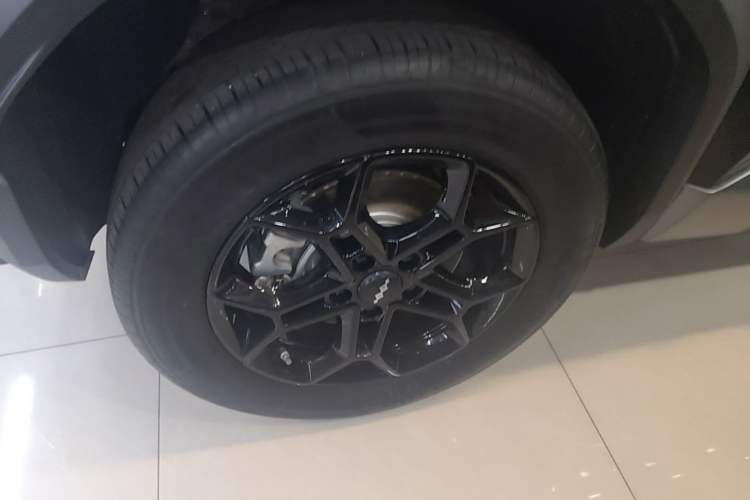 Used Formula Leopard Titanium 3 2025 501 km Range Rear-Wheel Drive Intelligent Driving Max Edition Right Rear Wheel Hub