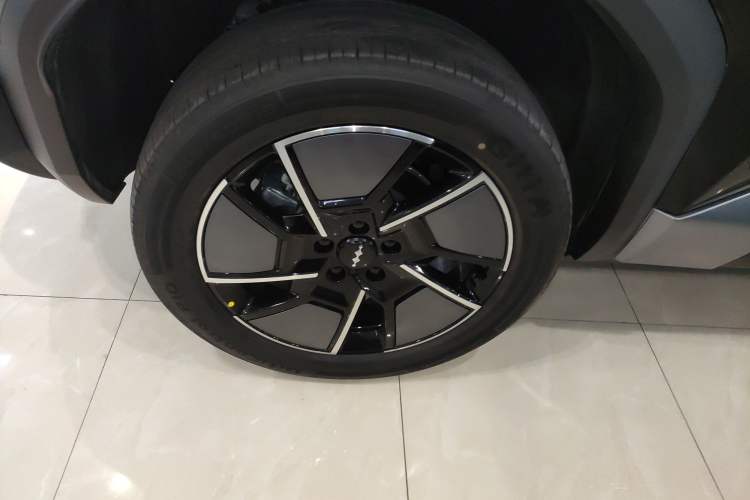 Used Formula Leopard Titanium 3 2025 501 km All-Wheel Drive Intelligent Driving Max Edition Right Rear Wheel Hub